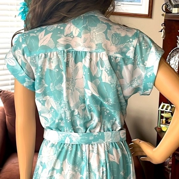 Vintage California Looks Belted Short-Sleeved Aqua White Sun Dress - Picture 8 of 13